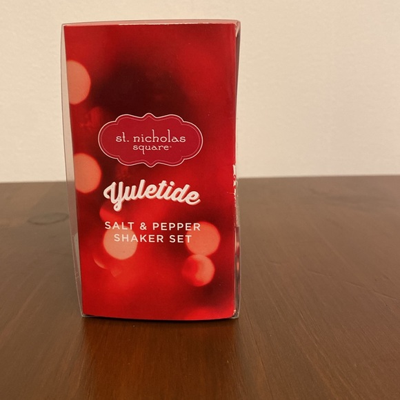 Snowman Hand Painted Salt & Pepper Shaker Set - Picture 4 of 7